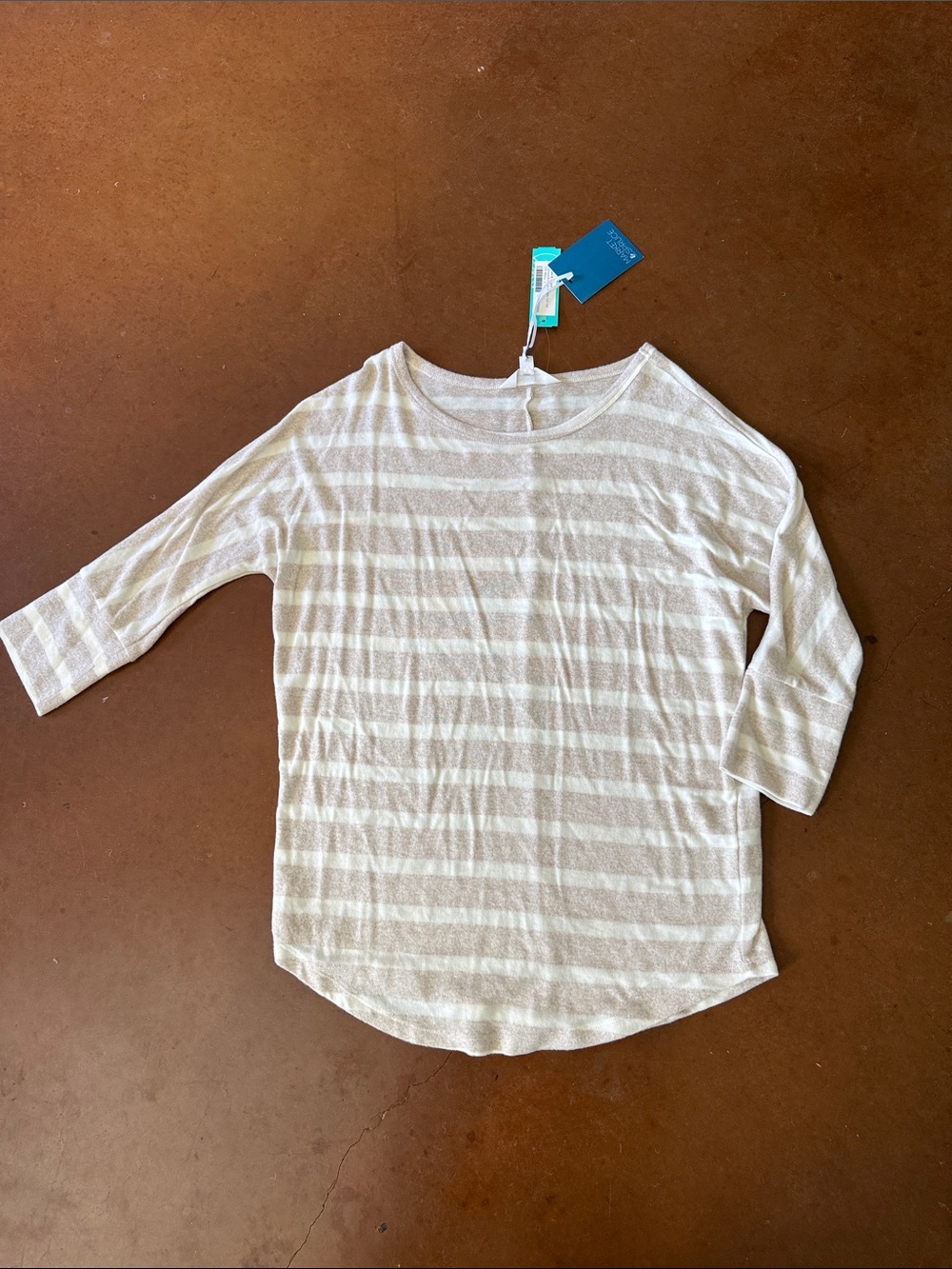 Market & Spruce Cream and Off-White Striped Long Sleeve Women’s Top